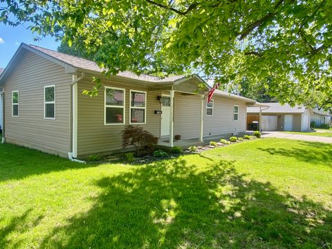 Photo of 721 N 17th Street, Herrin, IL 62848 (MLS # 12590504)