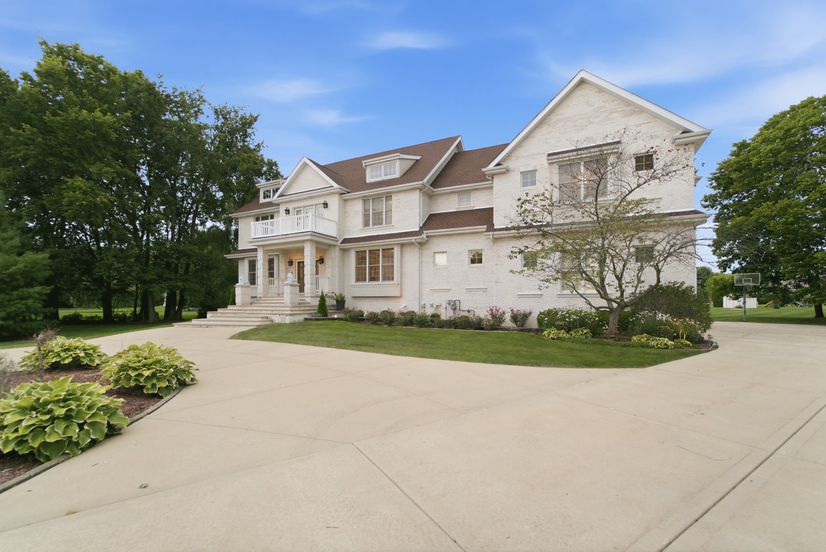 1096 Country Lane