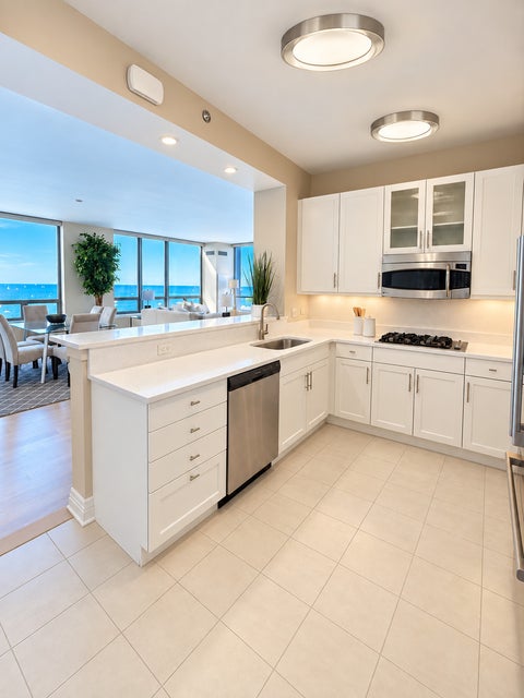 Tiny photo for 600 N LAKE SHORE Drive #1011, Chicago, IL 60611 (MLS # 12770732)