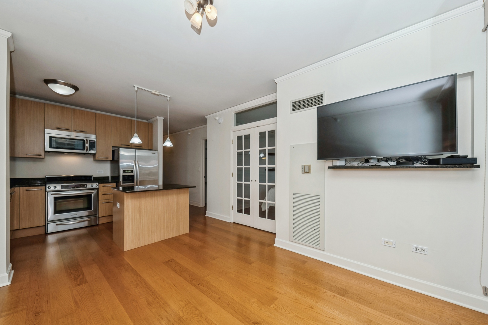 225 N Columbus Drive 6309