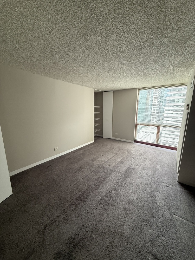 200 N DEARBORN Street 1202