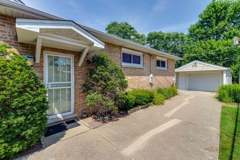 Tiny photo for 7845 N Nora Avenue, Niles, IL 60714 (MLS # 12711977)