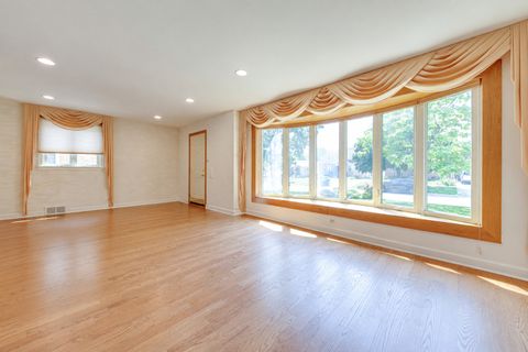 Tiny photo for 7845 N Nora Avenue, Niles, IL 60714 (MLS # 12711977)