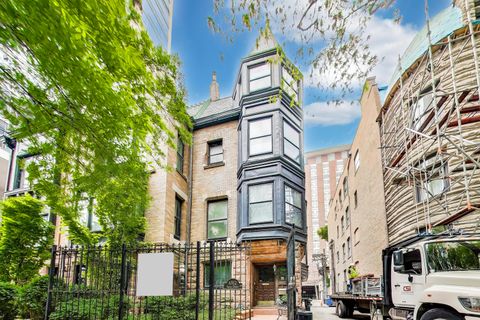 1312 N Astor Street Chicago IL 60610