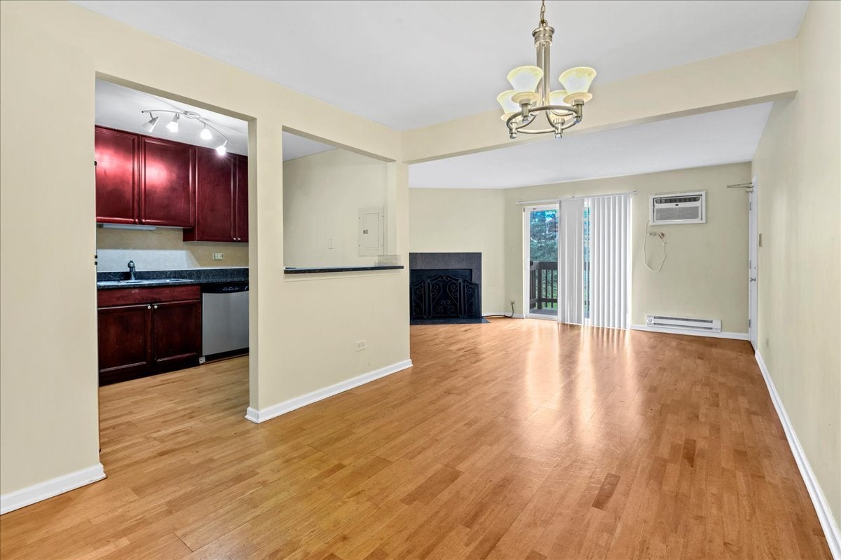 514 E Spruce Drive 2B