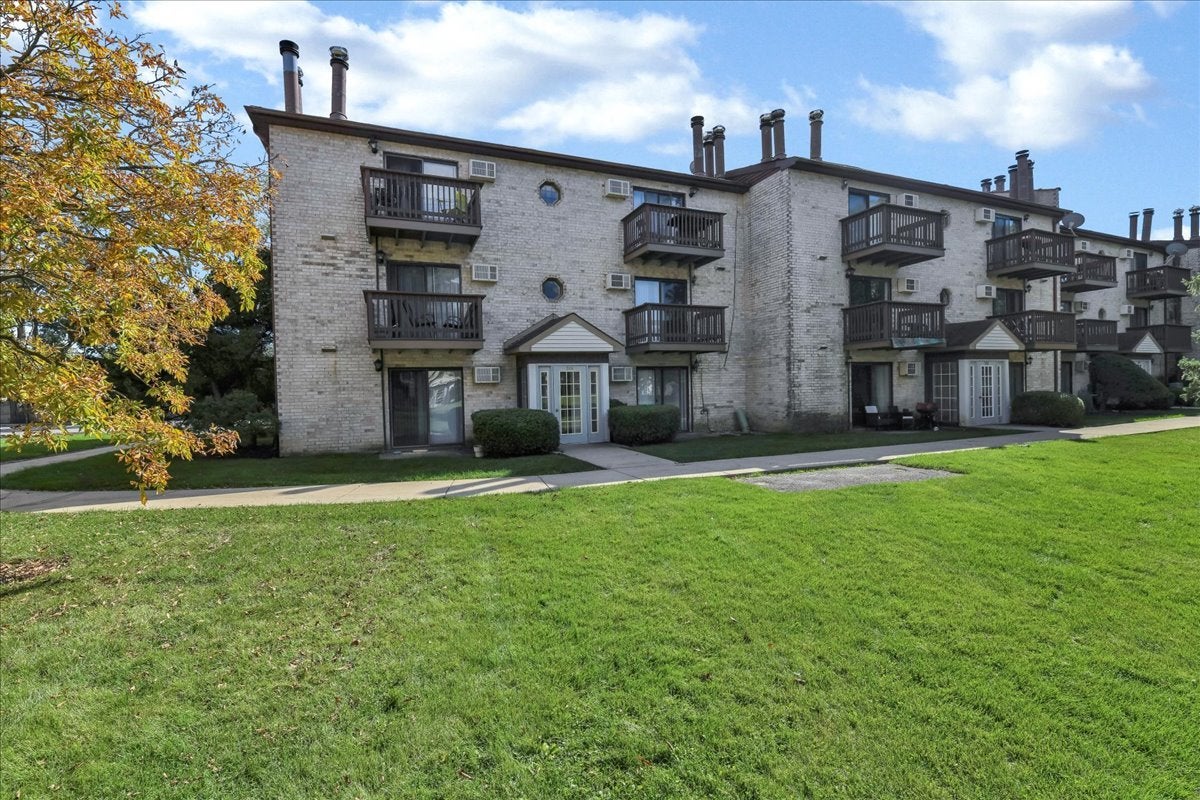 514 E Spruce Drive 2B