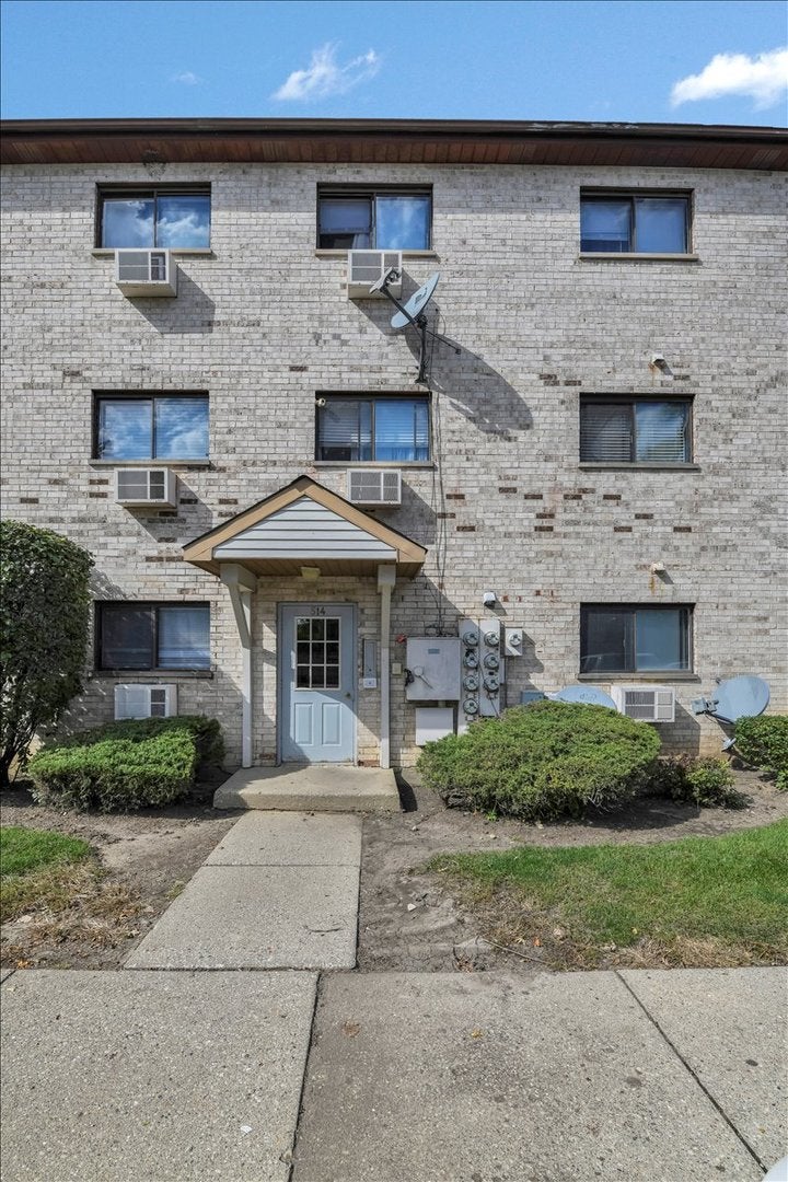 514 E Spruce Drive 2B