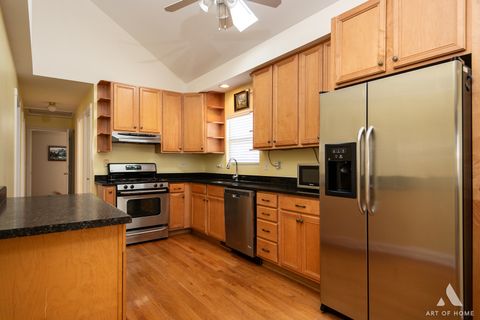 Tiny photo for 7319 W 58th Place, Summit, IL 60501 (MLS # 12561070)