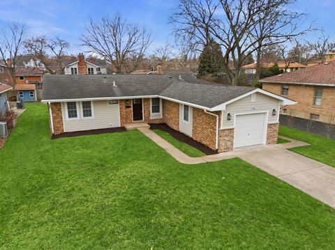 Tiny photo for 5940 Carpenter Street, Downers Grove, IL 60516 (MLS # 12603150)