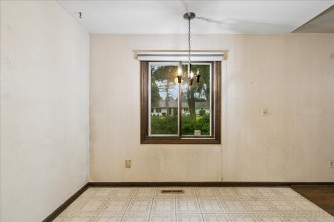Tiny photo for 510 W Rockland Road, Libertyville, IL 60048 (MLS # 12672965)
