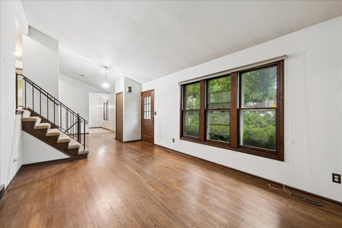 Tiny photo for 510 W Rockland Road, Libertyville, IL 60048 (MLS # 12672965)