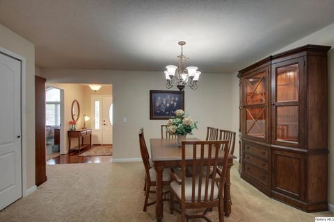 Tiny photo for 4901 Chestnut St. St, Quincy, IL 62305 (MLS # 12620338)