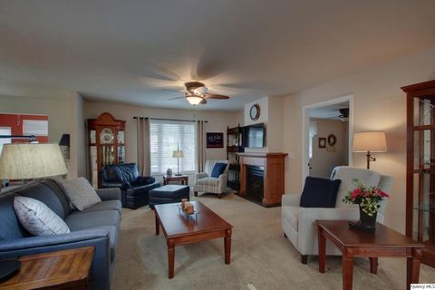 Tiny photo for 4901 Chestnut St. St, Quincy, IL 62305 (MLS # 12620338)