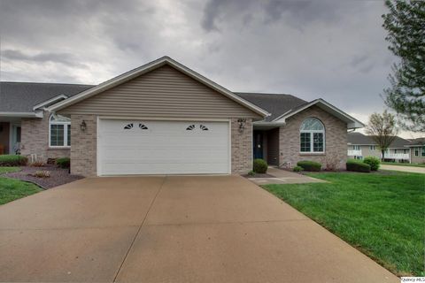 Tiny photo for 4901 Chestnut St. St, Quincy, IL 62305 (MLS # 12620338)