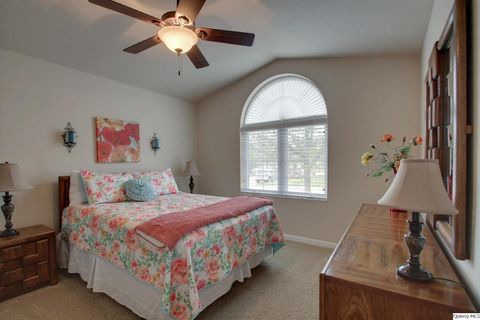 Tiny photo for 4901 Chestnut St. St, Quincy, IL 62305 (MLS # 12620338)