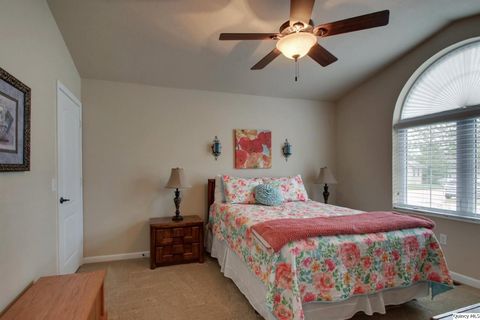 Tiny photo for 4901 Chestnut St. St, Quincy, IL 62305 (MLS # 12620338)