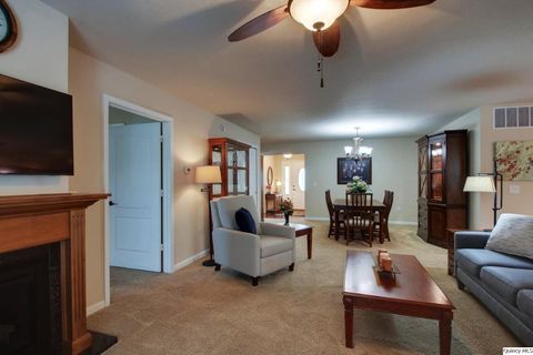 Tiny photo for 4901 Chestnut St. St, Quincy, IL 62305 (MLS # 12620338)