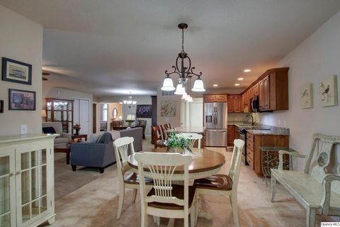 Tiny photo for 4901 Chestnut St. St, Quincy, IL 62305 (MLS # 12620338)