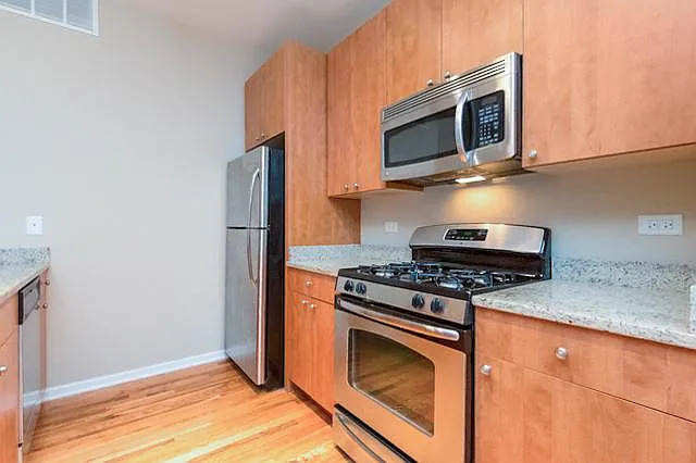318 E 25th Street E 2E
