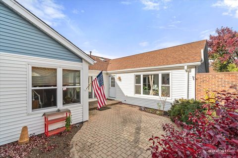 Photo of 904 Dartmouth Drive, Wheaton, IL 60189 (MLS # 12511928)