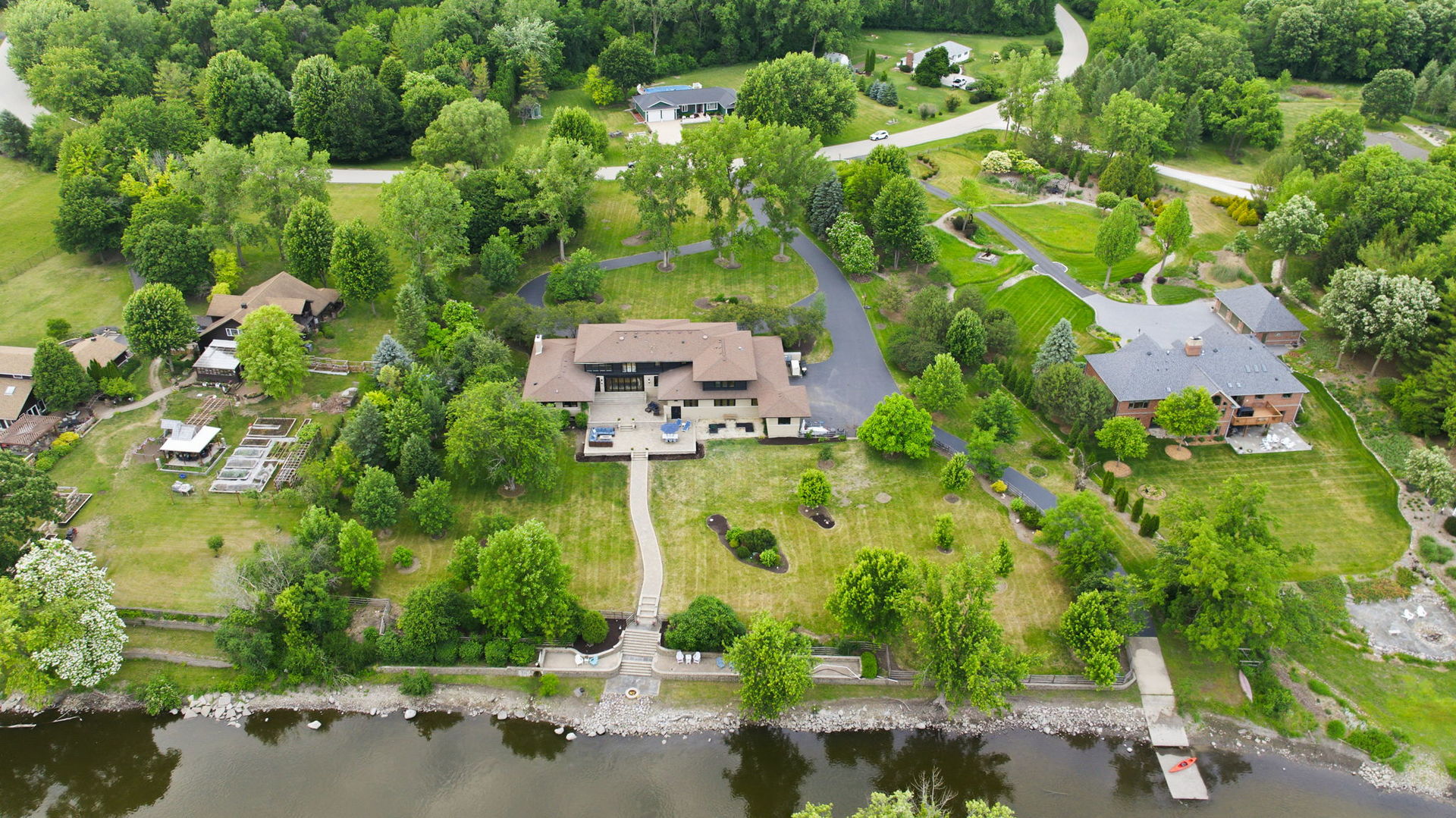88 Riverwood Drive