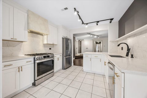 Tiny photo for 9744 Mill Drive #E1, Palos Park, IL 60464 (MLS # 12756642)