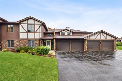 Photo of 9744 Mill Drive #E1, Palos Park, IL 60464 (MLS # 12756642)