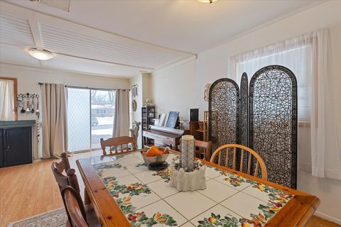 Tiny photo for 660 Flagstaff Lane, Hoffman Estates, IL 60169 (MLS # 12595352)