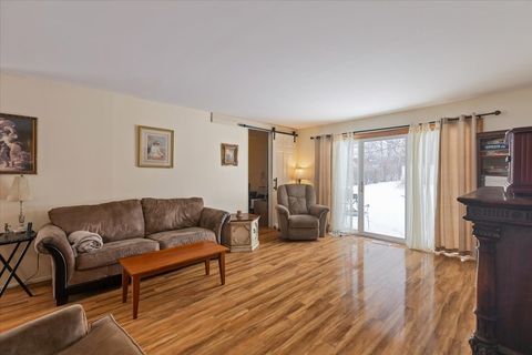 Tiny photo for 660 Flagstaff Lane, Hoffman Estates, IL 60169 (MLS # 12595352)