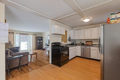 Tiny photo for 660 Flagstaff Lane, Hoffman Estates, IL 60169 (MLS # 12595352)