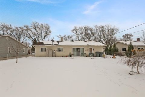 Tiny photo for 660 Flagstaff Lane, Hoffman Estates, IL 60169 (MLS # 12595352)