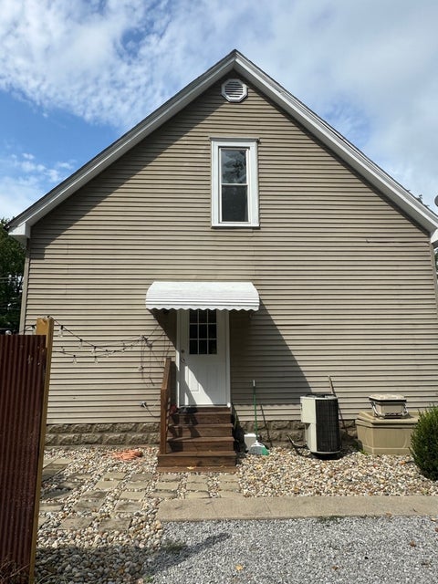 Tiny photo for 606 E Webster Street, Benton, IL 62812 (MLS # 12756328)