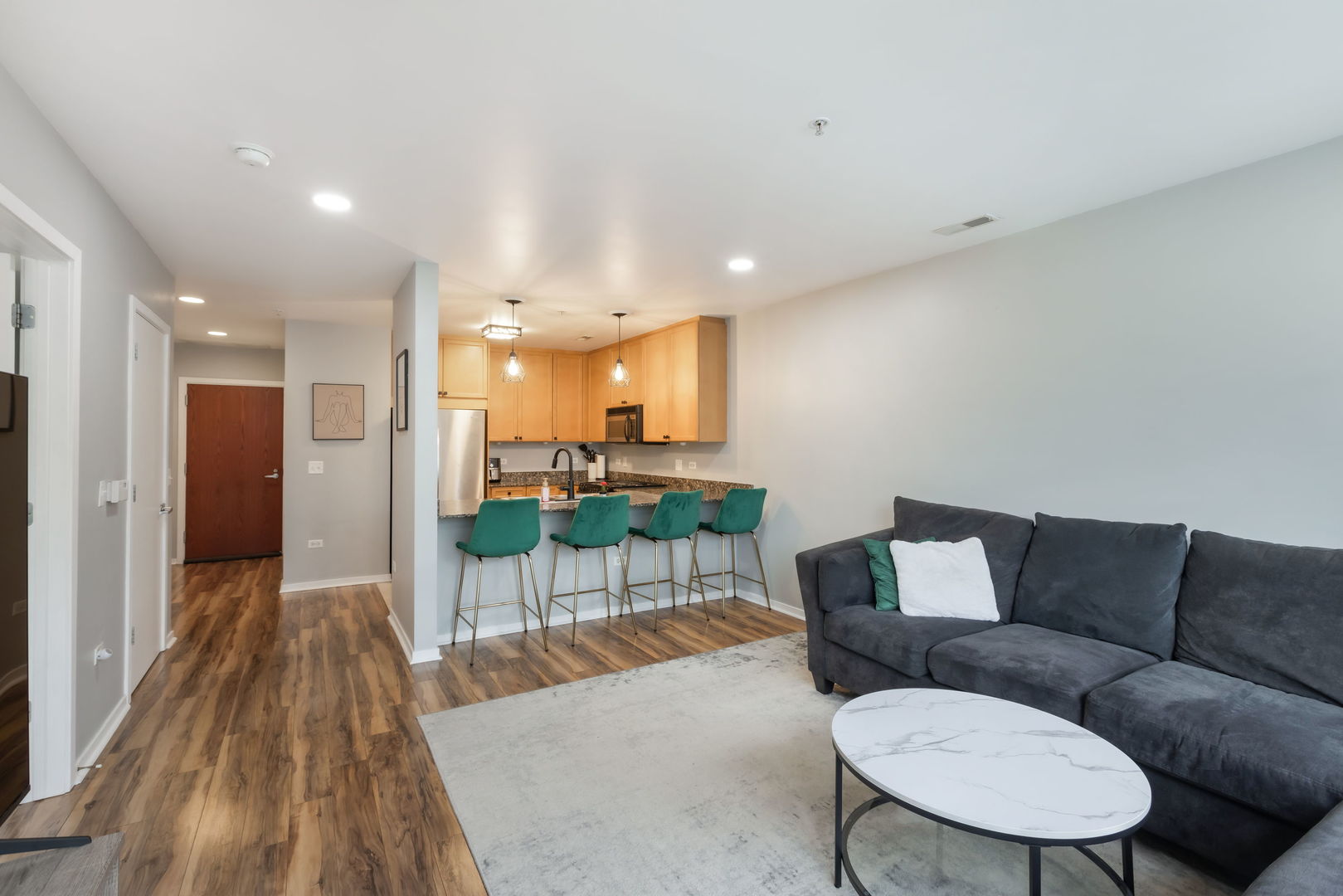 125 N Euclid Avenue 303