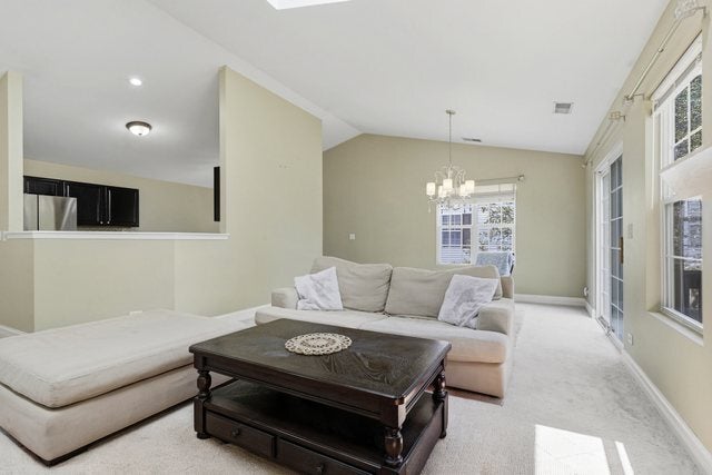 2481 Stoughton Circle