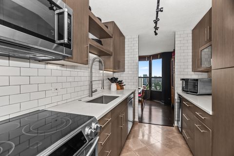Tiny photo for 899 S Plymouth Court #2108, Chicago, IL 60605 (MLS # 12394448)