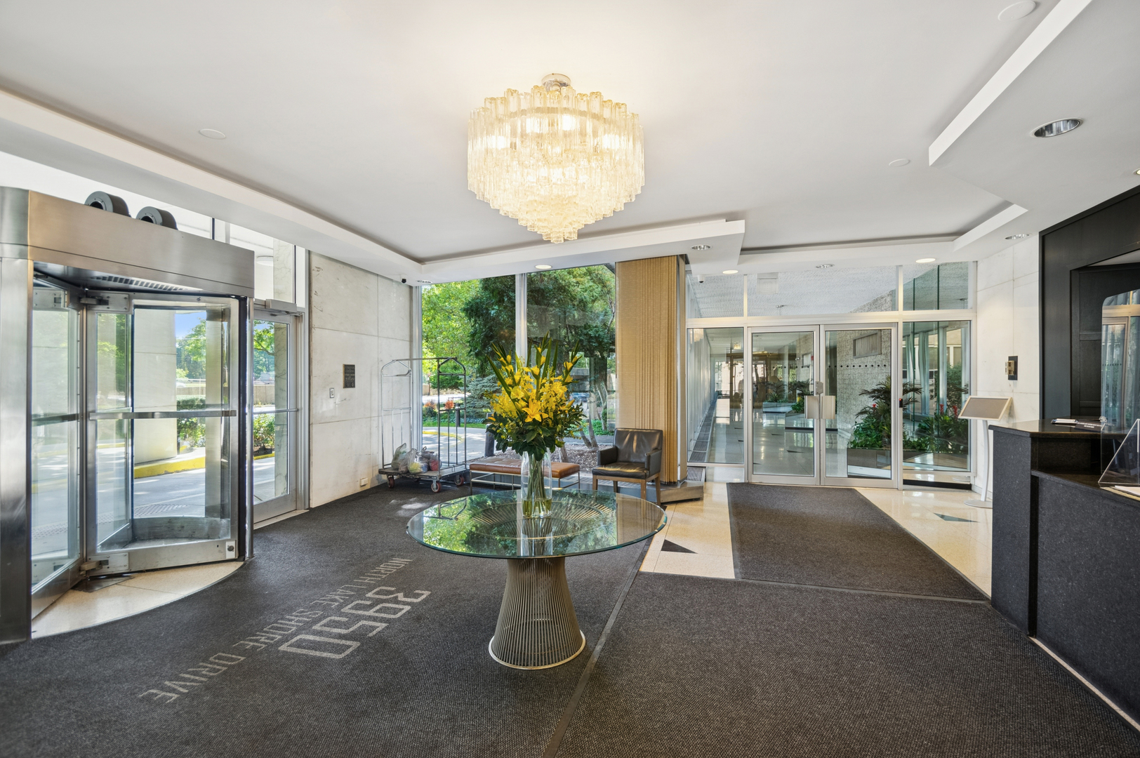 3950 N Lake Shore Drive 2125