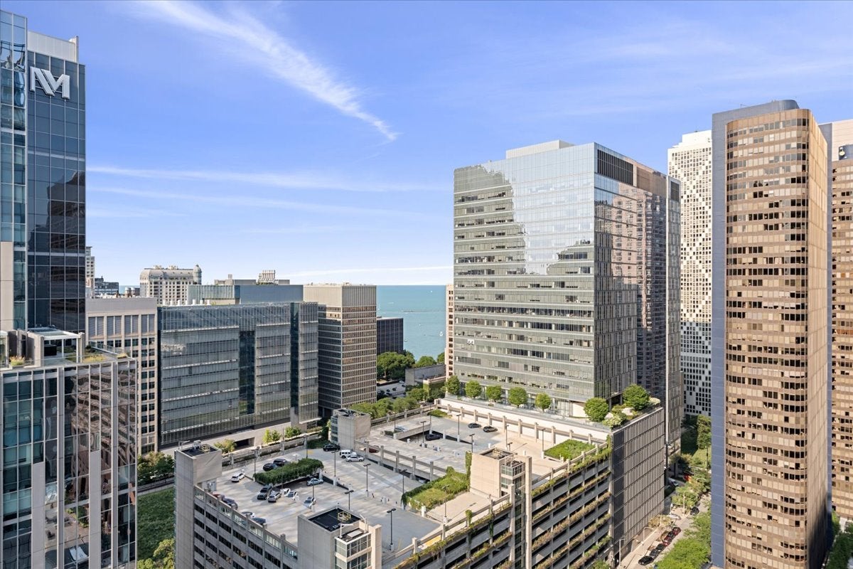 600 N FAIRBANKS Court 2704