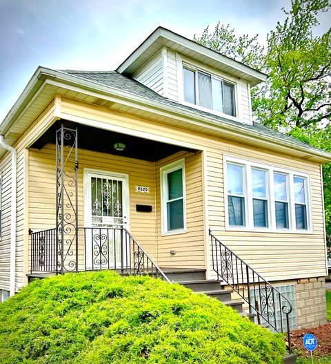 A home in Evergreen Park