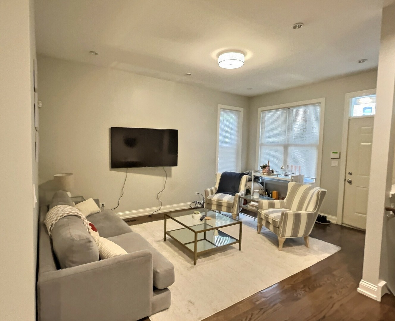 2538 N Southport Avenue 1R