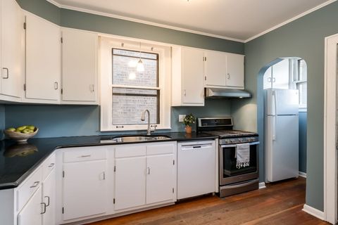 Tiny photo for 1160 S Cuyler Avenue, Oak Park, IL 60304 (MLS # 12494676)