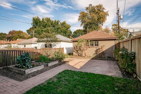 Tiny photo for 1160 S Cuyler Avenue, Oak Park, IL 60304 (MLS # 12494676)