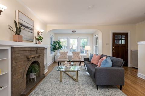 Tiny photo for 1160 S Cuyler Avenue, Oak Park, IL 60304 (MLS # 12494676)