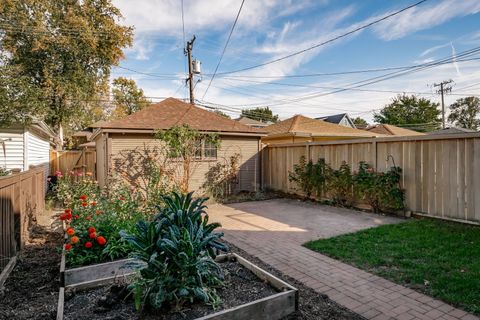 Tiny photo for 1160 S Cuyler Avenue, Oak Park, IL 60304 (MLS # 12494676)