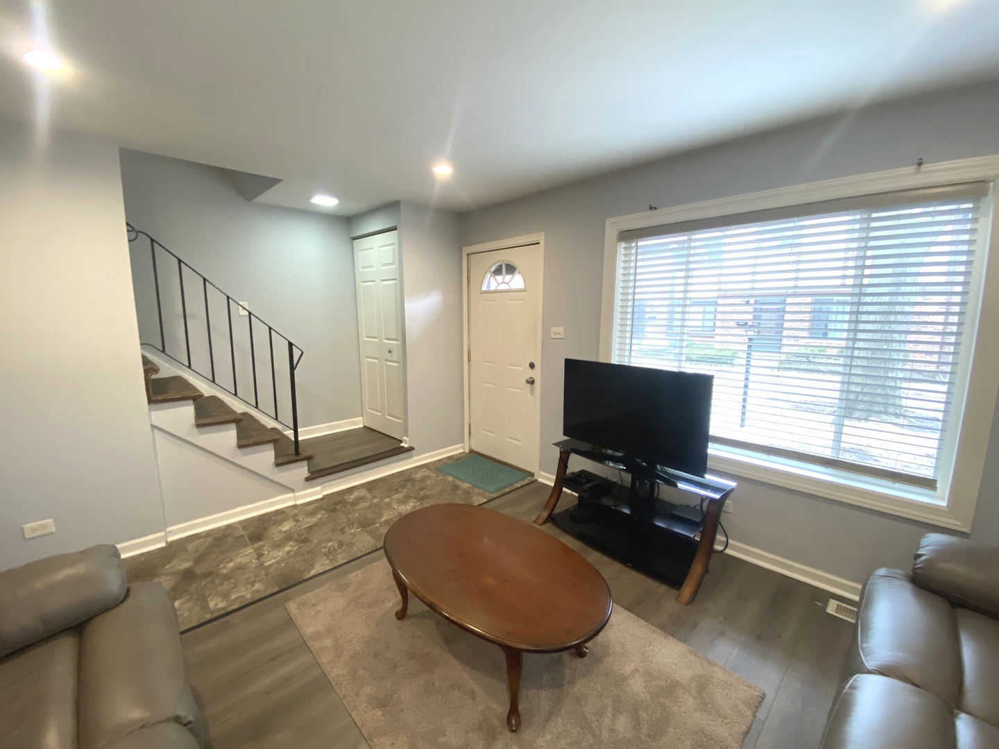 18w268 Standish Lane