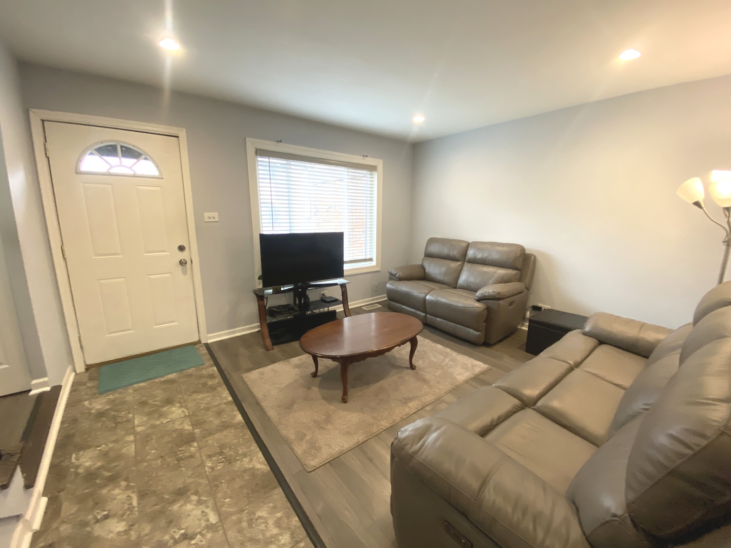 18w268 Standish Lane