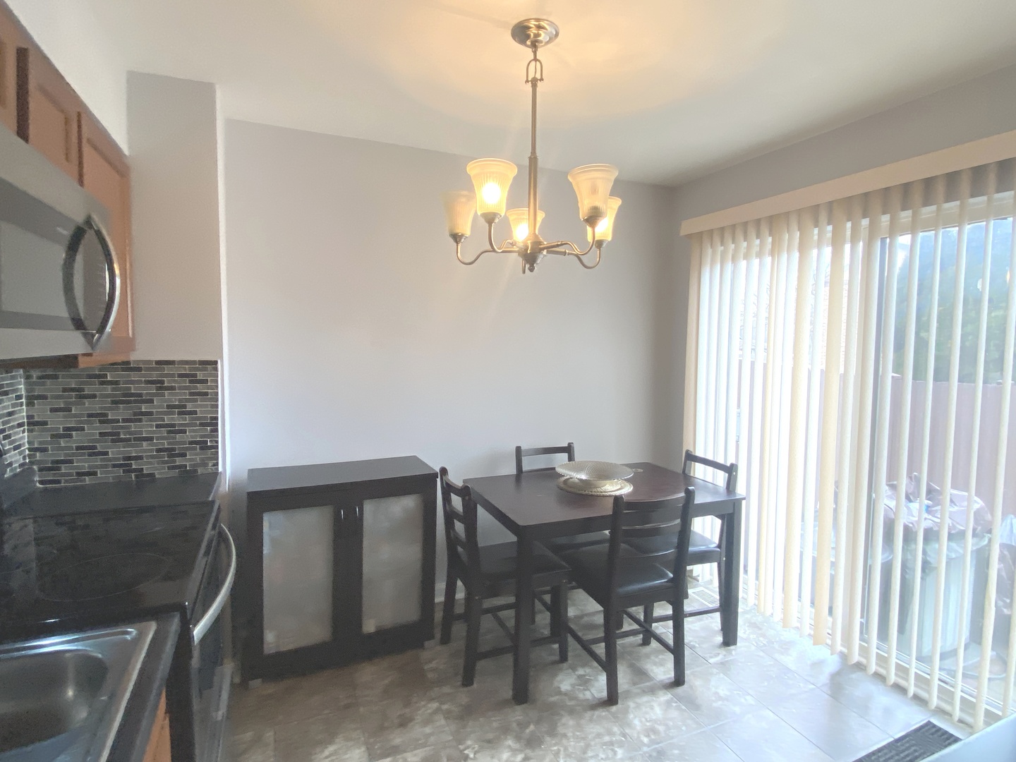 18w268 Standish Lane