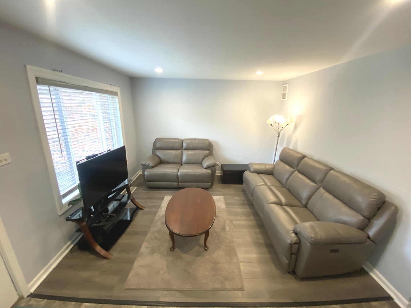 18w268 Standish Lane