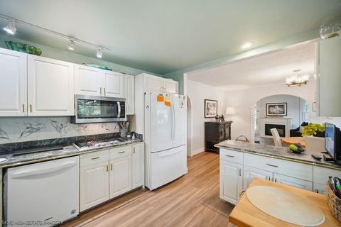 Tiny photo for 10135 5th Avenue Cutoff Ave, Countryside, IL 60525 (MLS # 12488816)