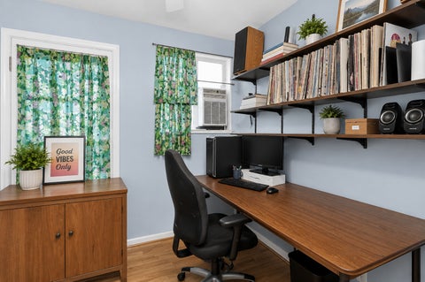 Tiny photo for 964 S 3rd Avenue, Des Plaines, IL 60016 (MLS # 12747179)