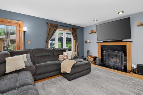 Tiny photo for 1001 Oak Ridge Drive, Streamwood, IL 60107 (MLS # 12625513)